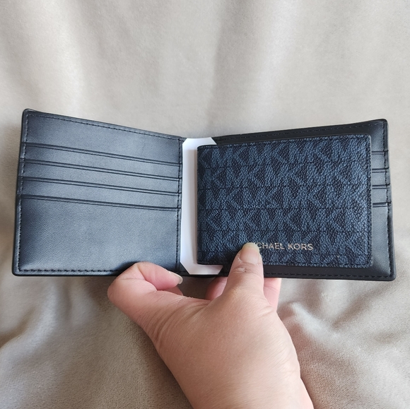 MICHAEL KORS Mens Billfold Wallet - Picture 5 of 7